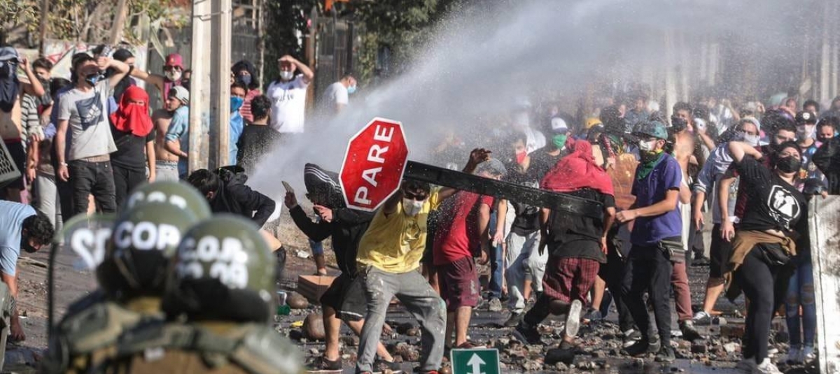 Foto: Protester i Santiago 15.10.2020. Nueva Isabela Tni på Facebook
