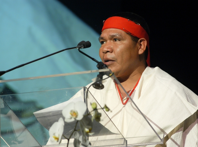 Foto: Isidro Baldenegro López under tildelinga av Goldman Environmental Prize. (goldmanprize.org)