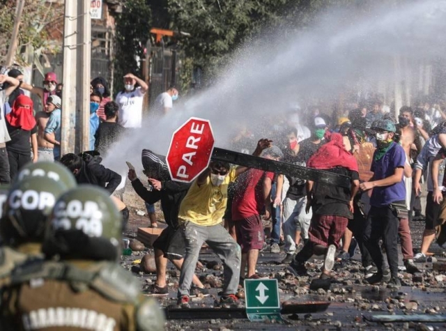Foto: Protester i Santiago 15.10.2020. Nueva Isabela Tni på Facebook