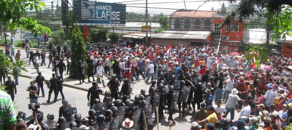 Foto: Gater i Tegucigalpa (Honduras hovedstad) 04.07.09, få dager etter kuppet. Bilde: CODEPINK Women For Peace